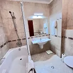 Private Luxury *