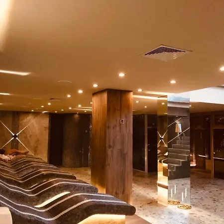 Private Luxury בנסקו